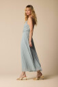 robe-de-soiree-en-soie-avec-decollete-plongeant