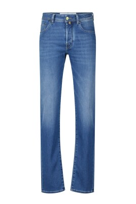 jean-slim-fit-intemporel