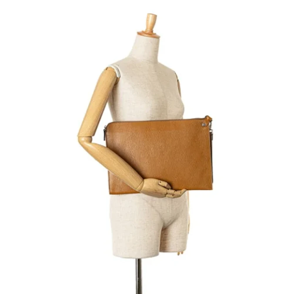 Salvatore Ferragamo Pre-owned Leather clutches Beige Dames