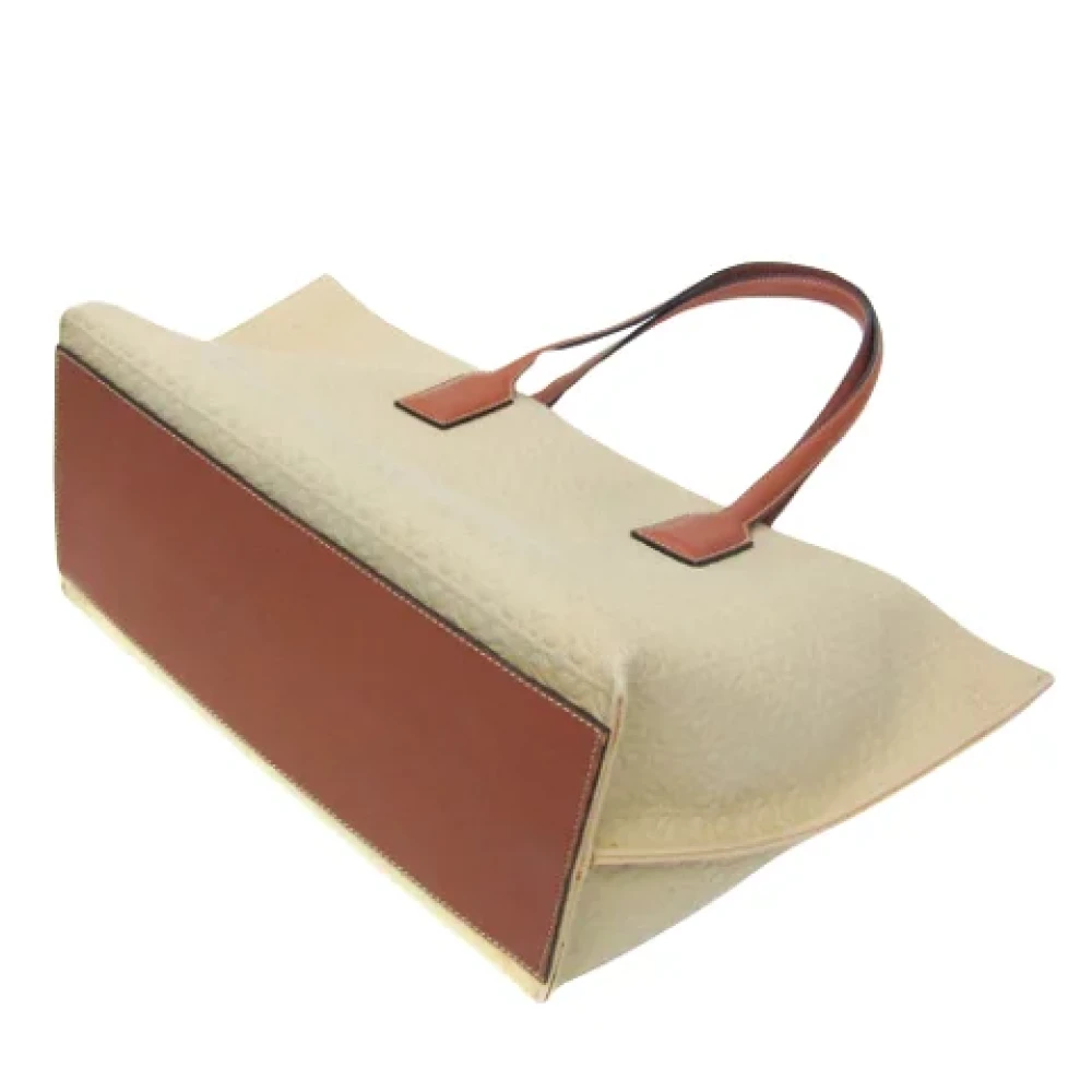 Loewe Pre-owned Leather totes Beige Dames