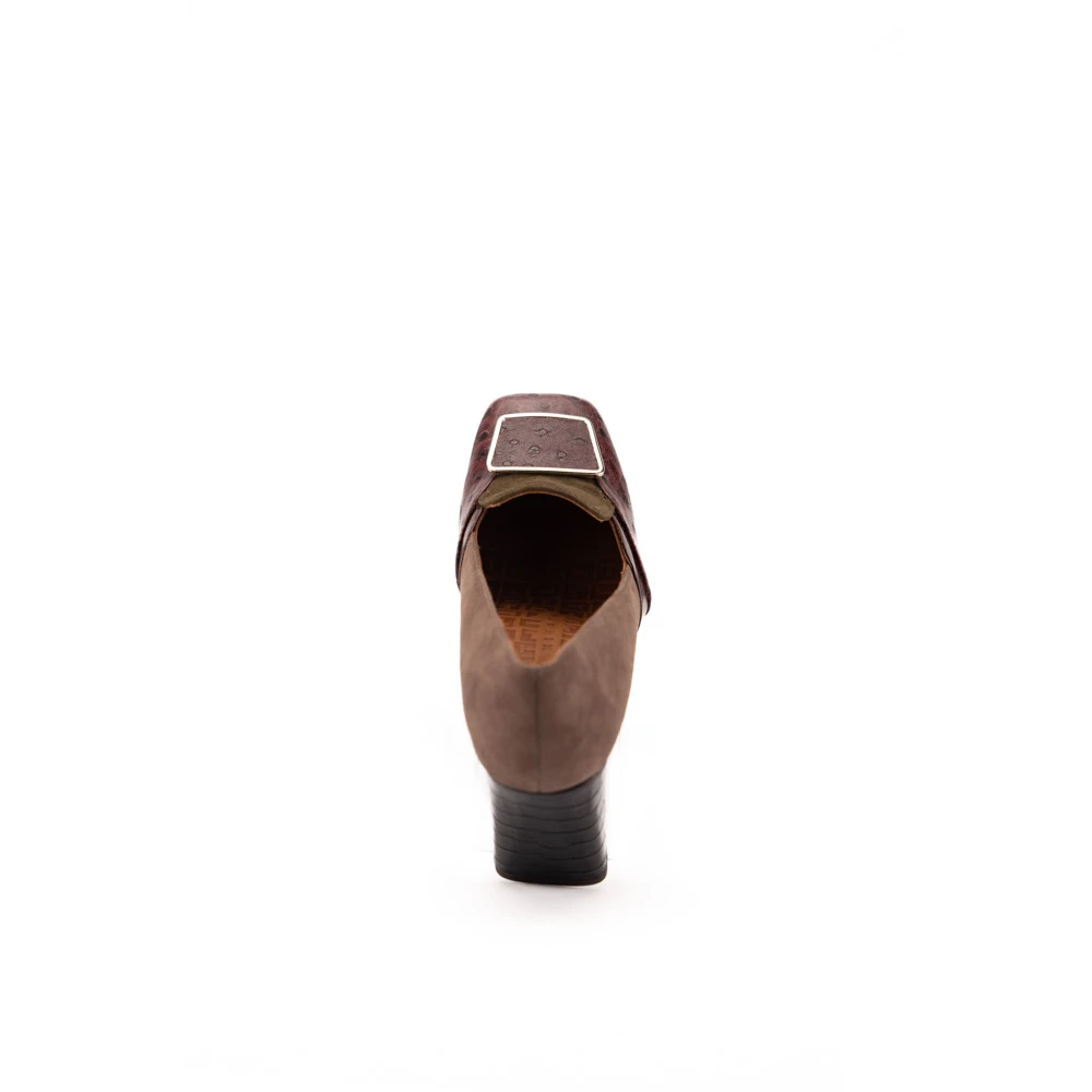 Chie Mihara Bruine Leren Pumps met Vierkante Neus Brown Dames