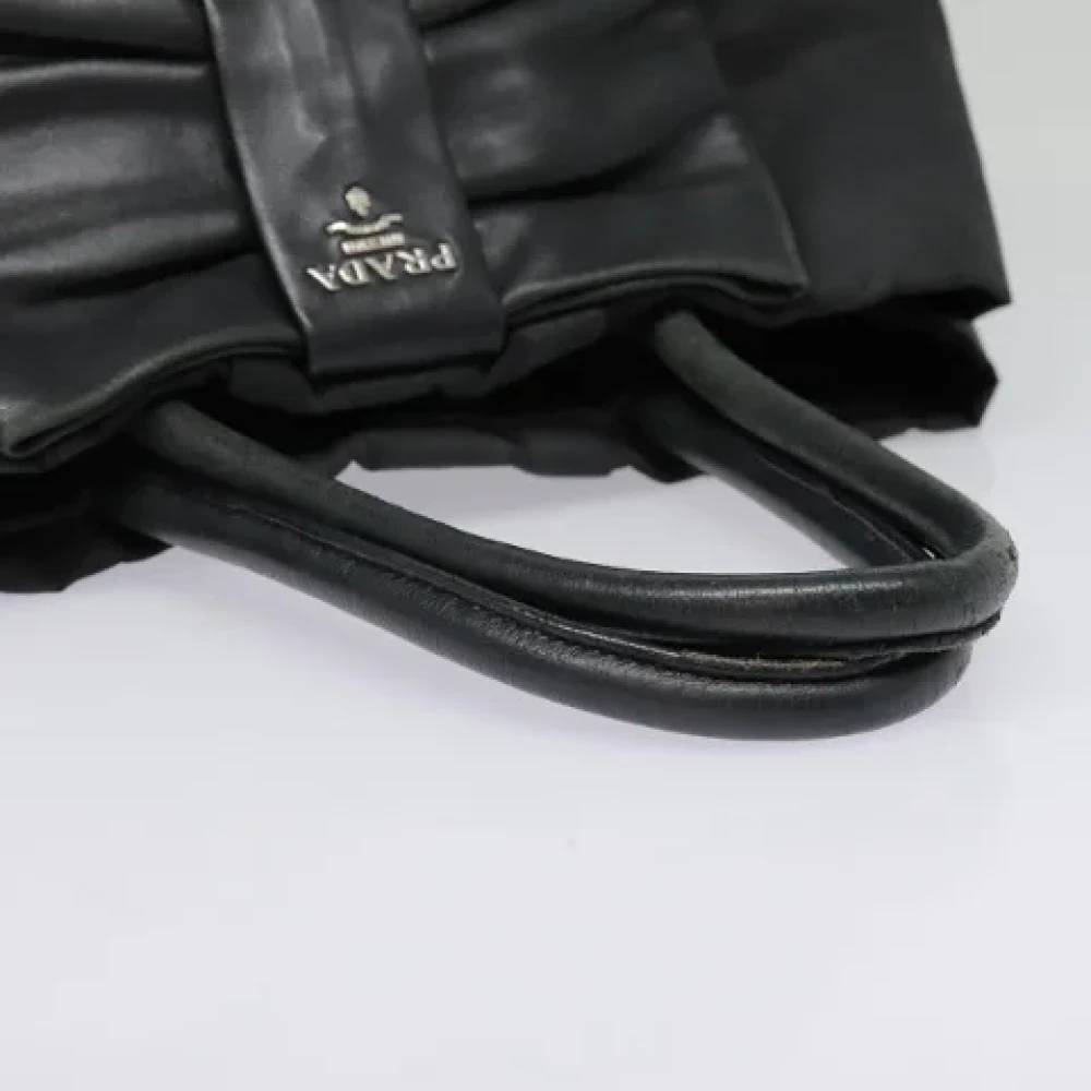 Prada Vintage Pre-owned Nylon handbags Black Dames
