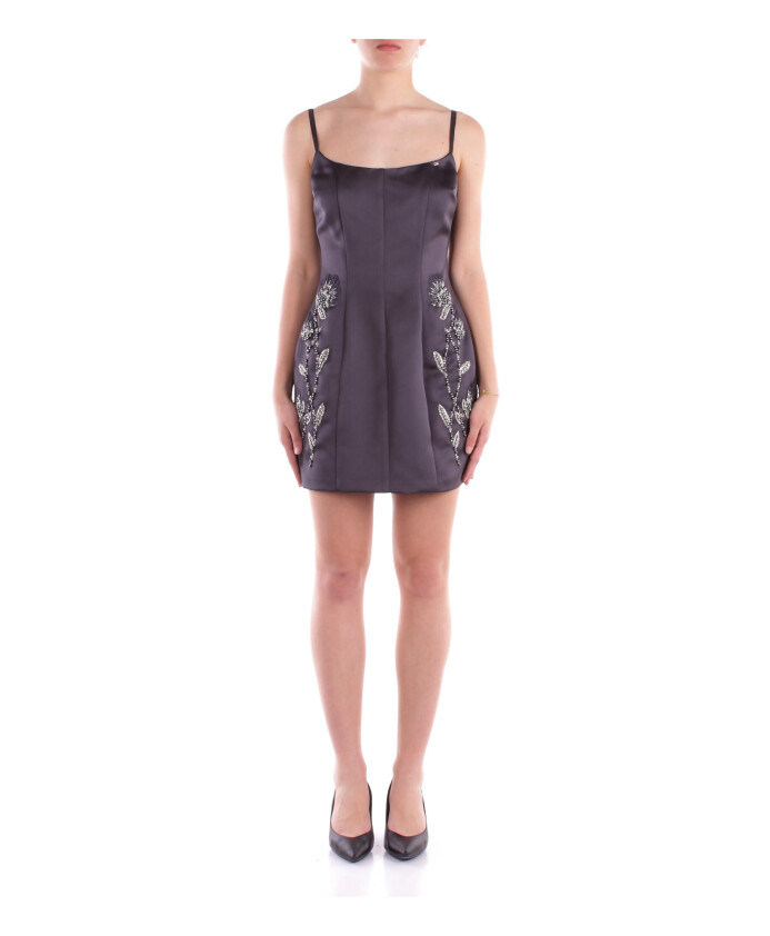robe-chic-avec-logo-frontal-et-strass