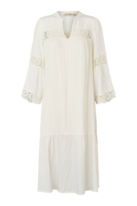 elegant-white-dress-with-ruched-details