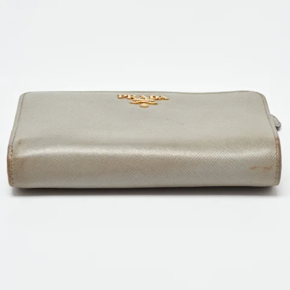 Prada Vintage Pre-owned Fabric wallets Gray Dames