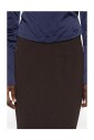 chic-skirt-for-versatile-wear