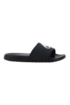 sandales-de-sport-iconiques-en-noir
