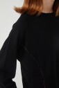 pull-en-cachemire-noir-a-col-rond