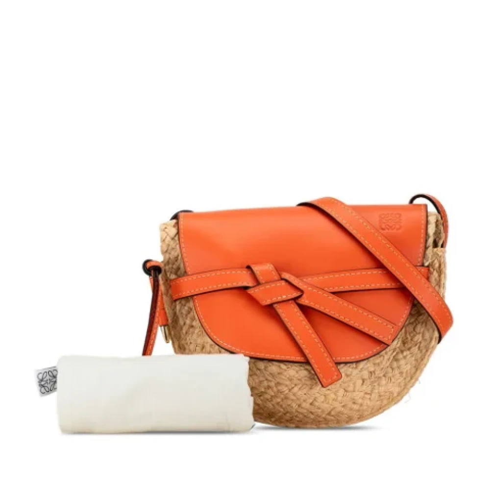 Loewe Pre-owned Leather shoulder-bags Beige Dames