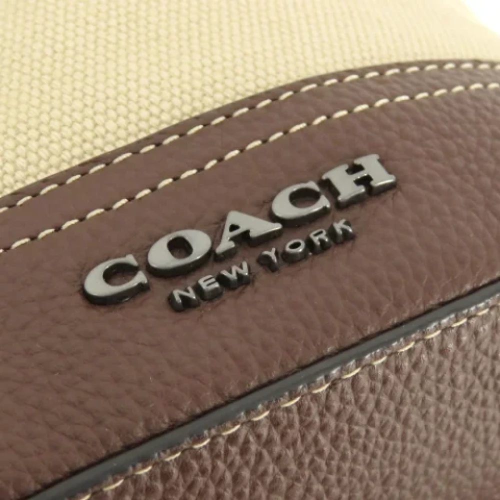 Coach Pre-owned Canvas shoulder-bags Brown Dames