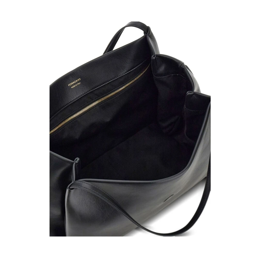 Salvatore Ferragamo Zwarte Gancini Gesp Schoudertas Black Dames