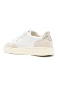 sneakers-basse-en-cuir-avec-inserts-en-daim