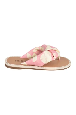 Flip-flops med blommönster