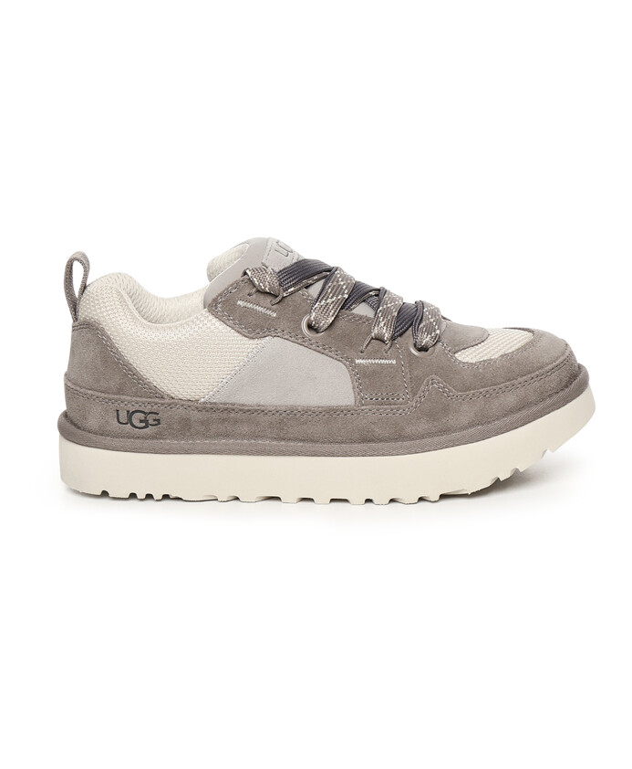 sneakers-beige-lacets-semelle-en-caoutchouc