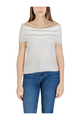 white-boat-neck-knitwear