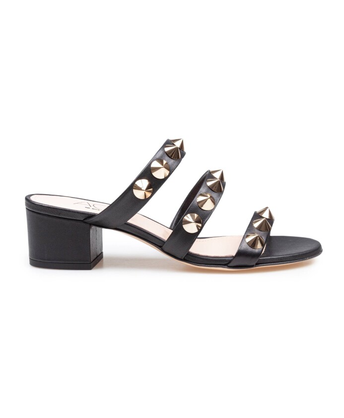 mule-en-cuir-noir-avec-clous