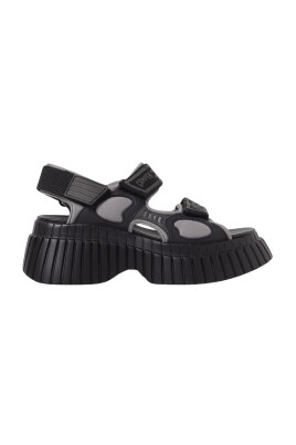 multifarvede-behagelige-flade-sandaler