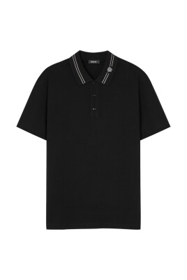 t-shirt-noir-pour-homme-elegant