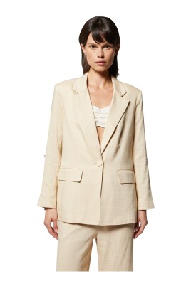 blazer-croise-avec-une-coupe-legerement-oversize