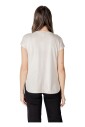 t-shirt-beige-a-manches-courtes