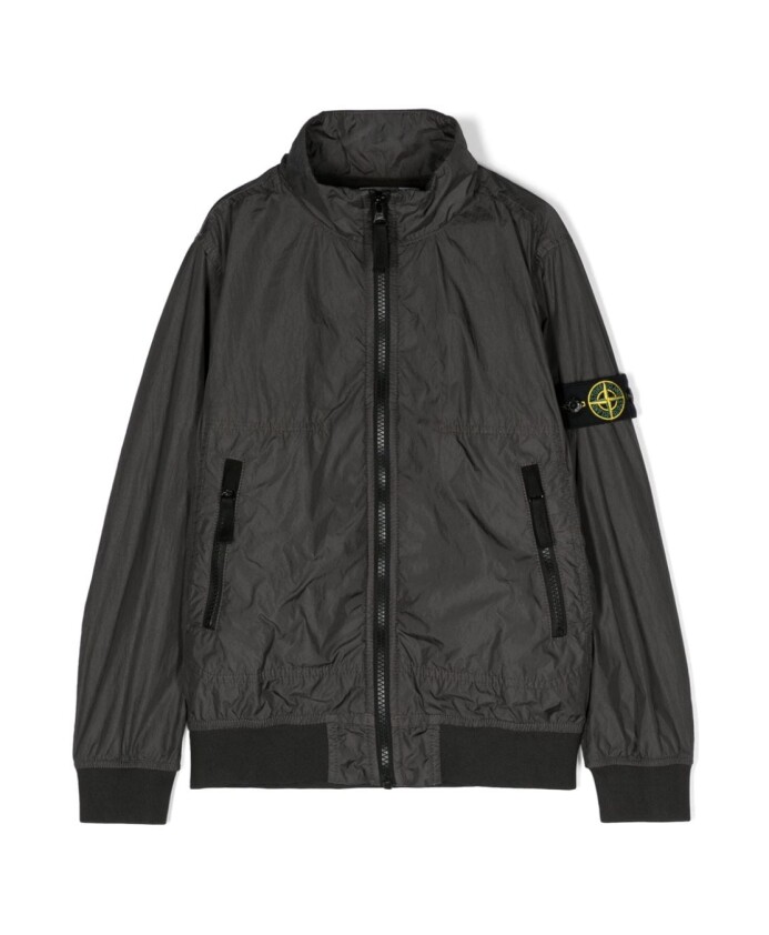 veste-grise-avec-badge-detachable