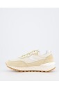 beige-sneaker-for-women