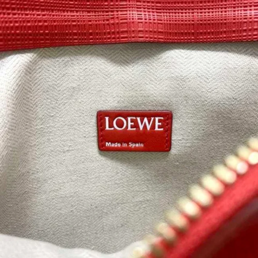 Loewe Pre-owned Fabric handbags Red Dames