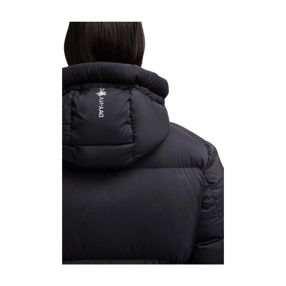 Moncler Zwarte gewatteerde jas met capuchon voor buitenactiviteiten Black Heren