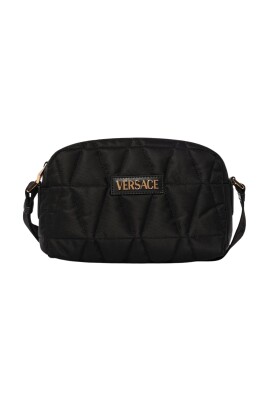 sac-bandouliere-matelasse-avec-lettres-en-metal