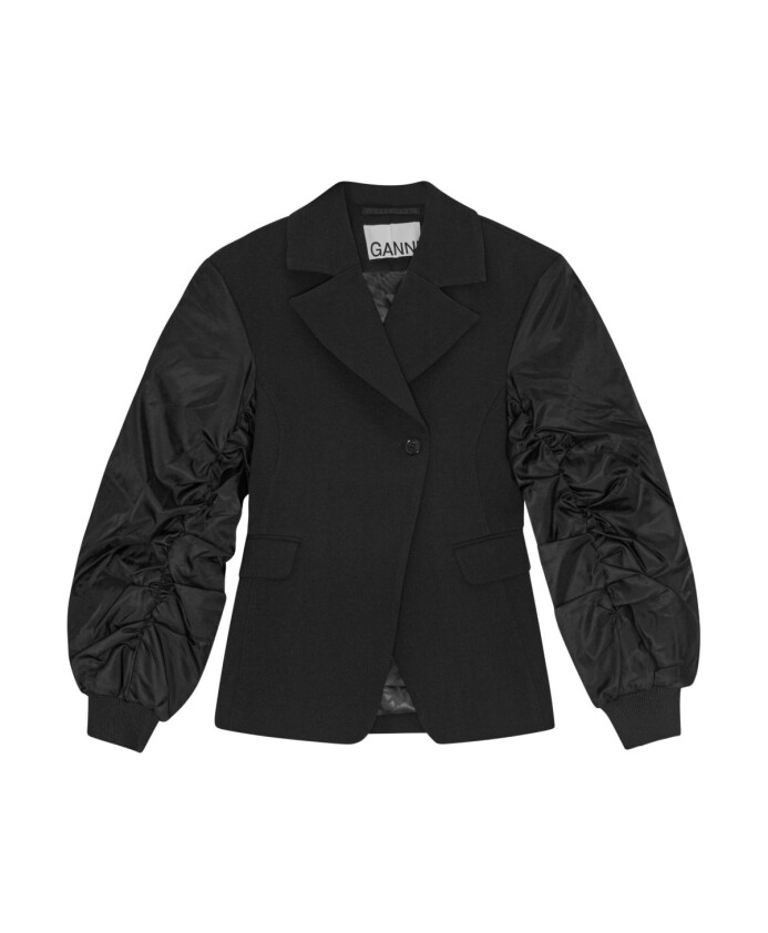 stylish-outerwear-for-women