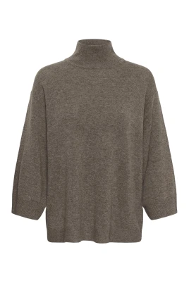 Monika Highneck