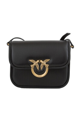 black-bag-for-stylish-outfits