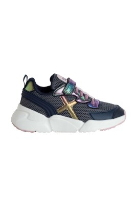 kids-track-sneakers-with-elastic-closure