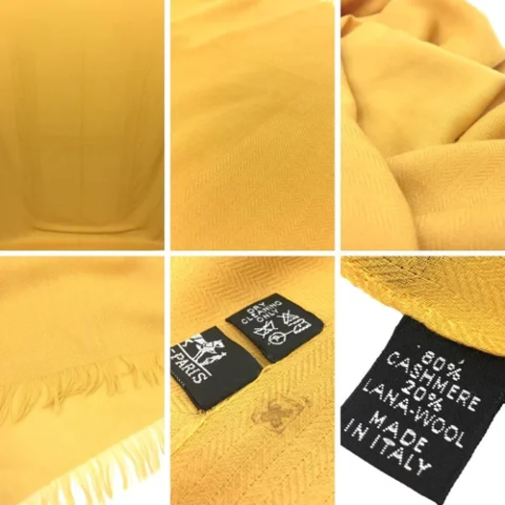 Hermès Vintage Pre-owned Silk scarves Yellow Dames