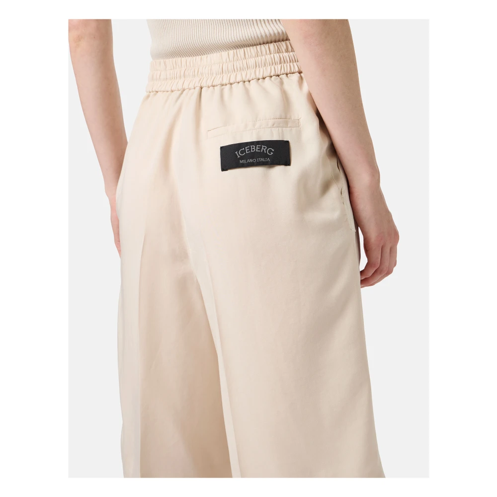 Iceberg Poederkleurige comfort fit Bermuda shorts van vloeiende Tencel-stof Beige Dames