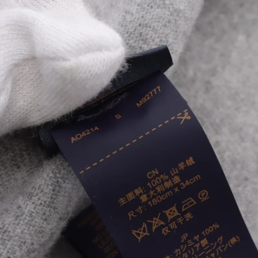 Louis Vuitton Vintage Pre-owned Cashmere scarves Gray Dames