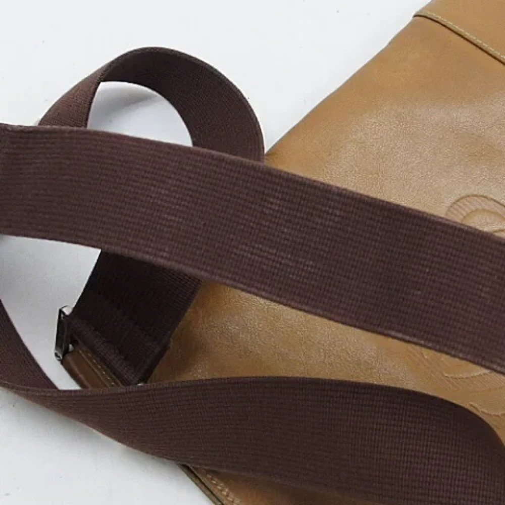 Loewe Pre-owned Fabric shoulder-bags Beige Dames