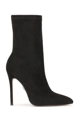 Svarta stilettohälsstövlar.Denna produkt har stor storlek.
