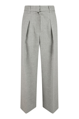 pantalon-gris-clair-plisse-avec-detail-de-ceinture