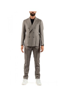 double-breasted-suit