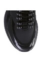 sneaker-sportif-avec-design-reflechi