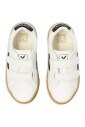 sneakers-classiques-en-blanc-et-noir