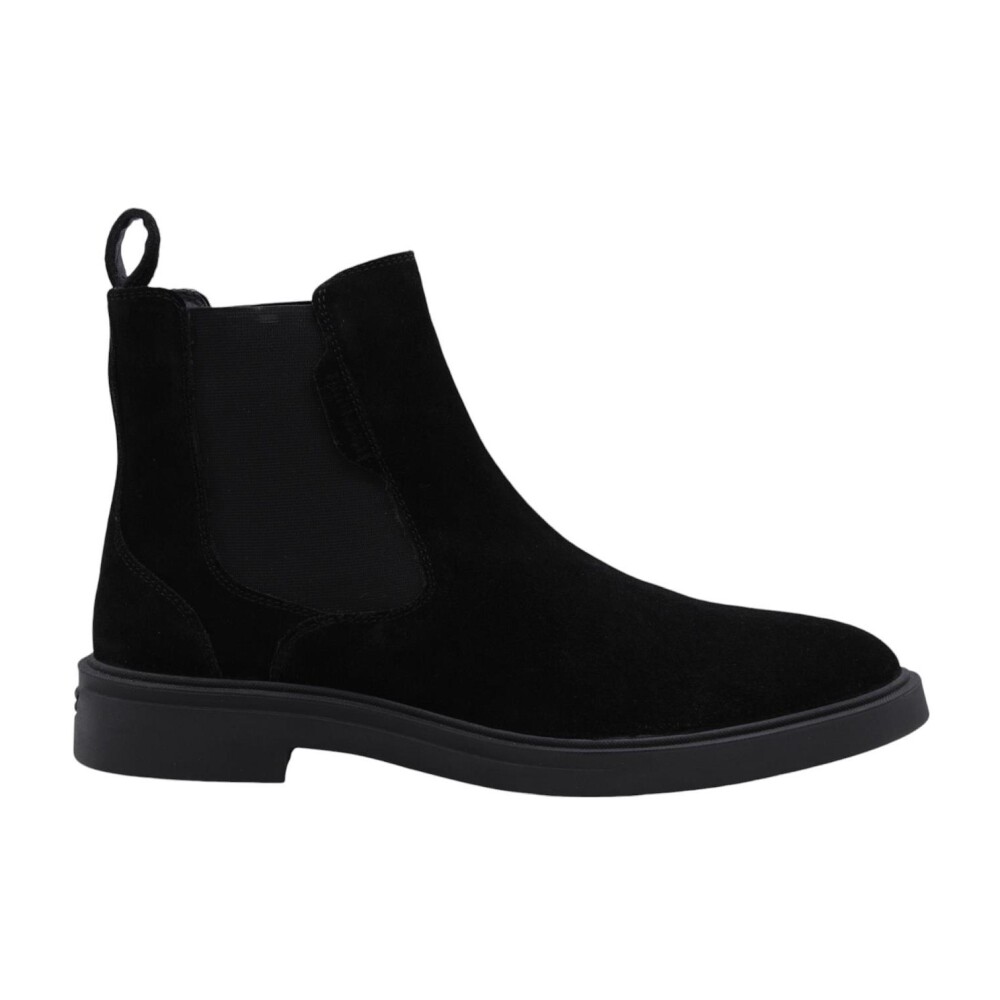 Shop Chelsea Boots online at Miinto