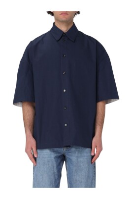 chemise-bleue-a-manches-courtes