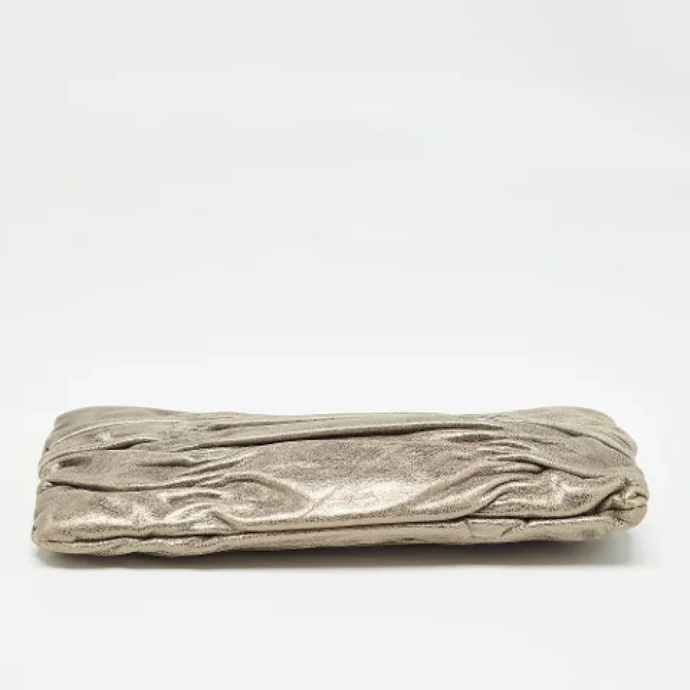 Michael Kors Pre-owned Leather clutches Gray Dames