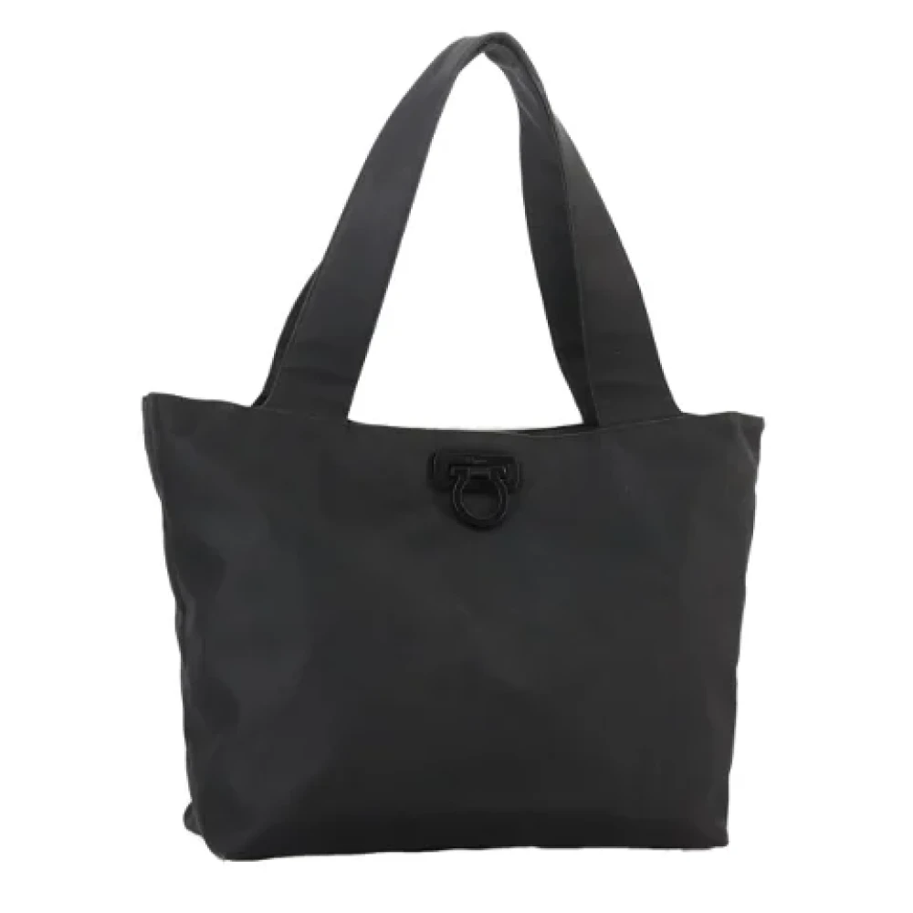 Salvatore Ferragamo Pre-owned Nylon shoulder-bags Black Dames