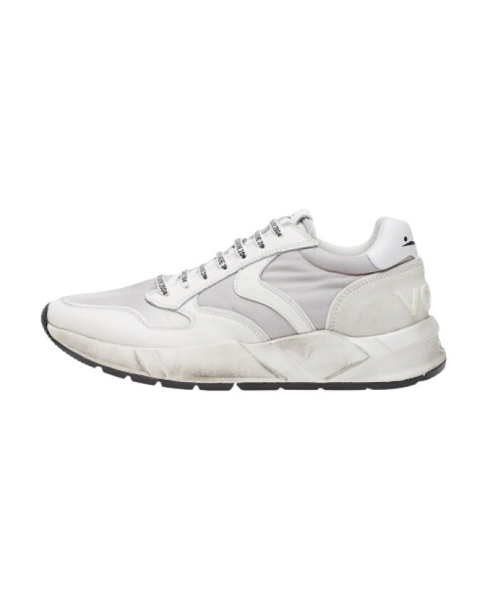 witte-sneakers-met-suede-top
