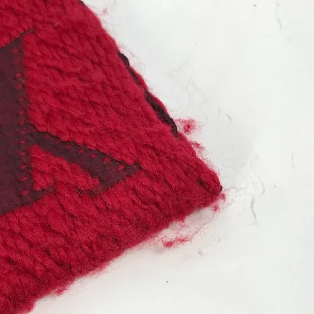 Louis Vuitton Vintage Pre-owned Silk scarves Red Dames