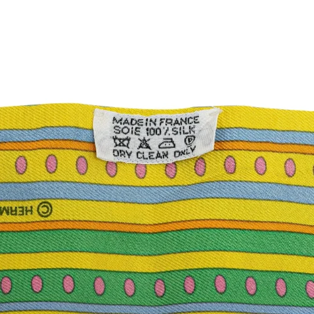 Hermès Vintage Pre-owned Silk scarves Yellow Dames