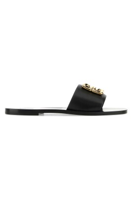 black-sandals-elegant-chic-comfortable